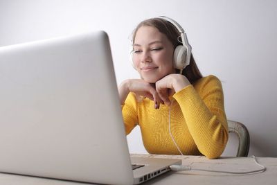 Musik Lo-Fi: Kini Mendunia dan Bisa Bikin Kamu Fokus Sepanjang Hari