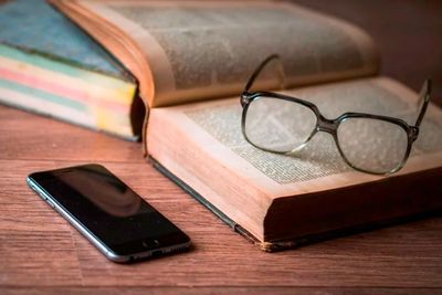 Di Tengah Corona, Baca Buku Lebih Dianjurkan Ketimbang Nonton Streaming