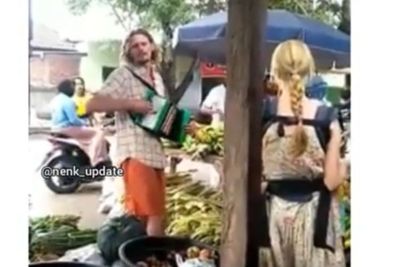 Viral Pasutri Bule Gendong Anak Ngamen di Pinggir Jalan Bikin Mewek