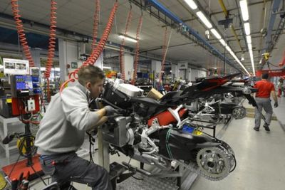 Ducati Mulai Buka Pabrik dengan Pembatasan Aktivitas