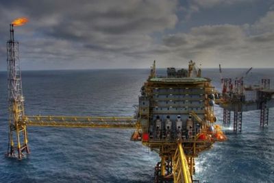 Harga Minyak Anjlok, Pertamina Diusulkan Slow Down Biar Tidak Rugi