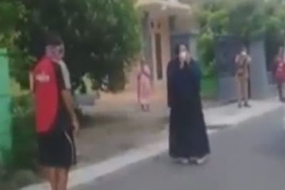 Viral Video Warga Nganjuk Sambut Pasien Sembuh Corona dengan Suka Cita