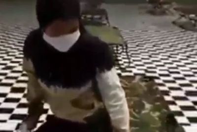 Nekat Mudik, Wanita Ini Tampak Ketakutan saat Dikarantina Seorang Diri