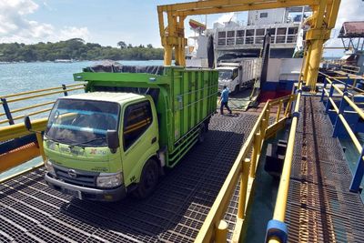 Dukung Truk Pemasok Logistik, Layanan Servis dan Suku Cadang Hino Tetap Dibuka