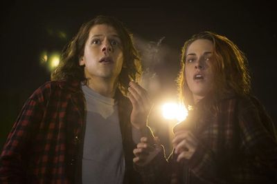 American Ultra (2015), Kisah Pecandu Narkoba Diincar untuk Dibunuh