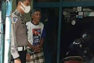 Viral Kakek Berpenghasilan Rp1.500, Ternyata Punya Motor dan Rumah Tingkat
