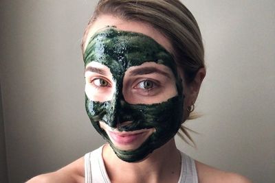 4 Masker Daun Kelor untuk Wajah agar Bebas Jerawat Secara Alami