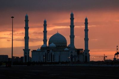 Lailatul Qadar Viral, Ini Penjelasan soal Malam Seribu Bulan