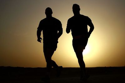 Pria di Wuhan Mengalami Paru-Paru Kolaps Karena Jogging Pakai Masker