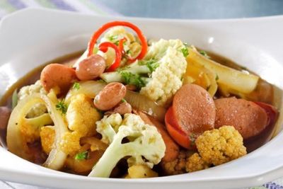 Ajari Anak Makan Sayur, Coba Resep Tumis Sosis Kembang Kol