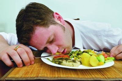 Hati-hati, 5 Jenis Makanan Ini akan Buat Kamu Jadi Lebih Cepat Mengantuk