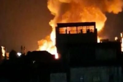 Pemukiman Padat Penduduk di Gang Venus Tambora Terbakar Usai Sahur