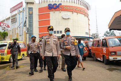 Diserbu Pengunjung saat PSBB, Mal SGC Cikarang Disegel