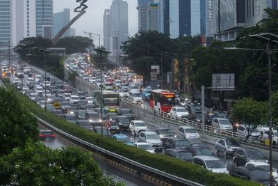 FOTO: Meski PSBB, Jalanan Jakarta Kembali Macet
