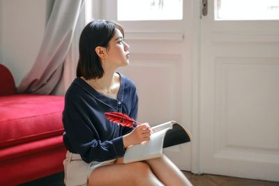 Berikut Ini Sifat Yang Hanya Dimiliki Oleh Introvert Menurut Ahli