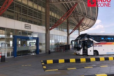 FOTO: H-4 Lebaran, Suasana di Terminal Pulo Gebang Sepi Bak Kuburan