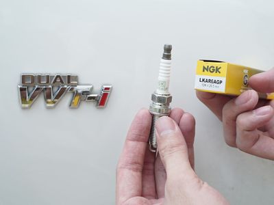 Busi NGK untuk Toyota dan Daihatsu, Bikin Mobil Lebih Ramah Lingkungan