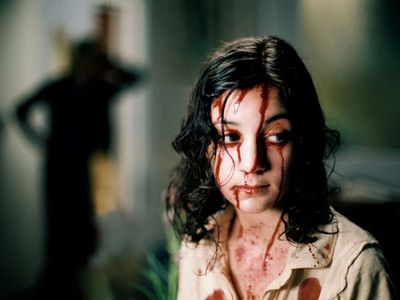 Sinopsis Let the Right One In (2008) - Cinta dari Seorang Gadis Vampir