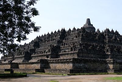 Jelajahi 7 Destinasi Wisata Religi Buddha di Indonesia: Instagramable dan Penuh Makna