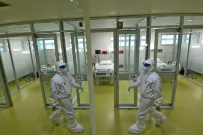 109 Tenaga Medis Dipecat, DPR Imbau Dialog Terbuka untuk Cari Solusi