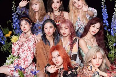 FOTO: Tampilan Visual Terbaru Para Member TWICE di Comeback More & More