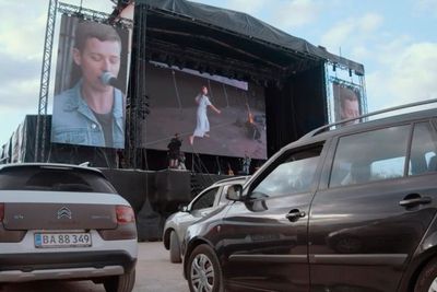 Mungkinkan Konser Musik Drive-In Menjadi Masa depan Pertunjukan Musik Live?