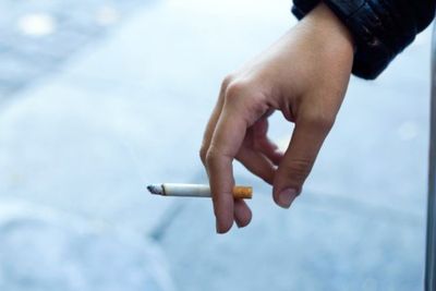 Sering Tidak Sengaja Hirup Asap Rokok? Coba Lindungi Tubuh dengan Cara Ini