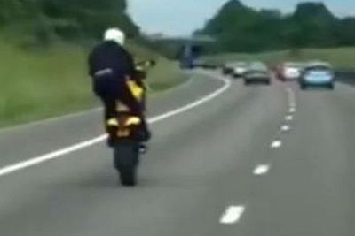 Wheelie di Jalan Melanggar Hukum dan Berbahaya, Ini Kata Polisi
