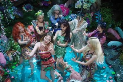 VIDEO: Konsep Natural dalam Video Musik TWICE More & More