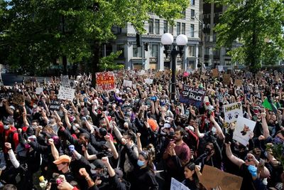 Demo George Floyd Ricuh di Amerika, WNI Saling Mengingatkan Tidak Turun ke Jalan 