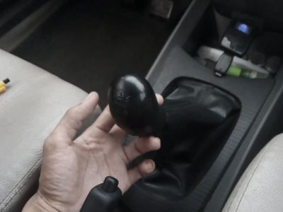 5 Penyebab Persneling Mobil Susah Masuk Gigi, Periksa Bagian Ini!