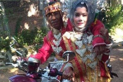 Lama Menduda, Kakek Ini Nikahi Gadis Cantik Berusia 20 Tahun, yang Jomblo Jangan Baper