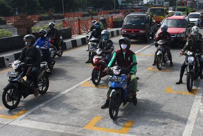 FOTO: Keren, Garis Penanda Jarak Motor Ini Mirip Start Balap MotoGP