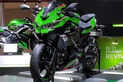 Sudah Diluncurkan Tahun Lalu, Kapan Kawasaki Ninja 250 4-Silinder Masuk Indonesia?