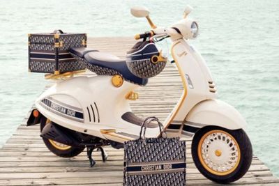 Menggoda! Begini Tampilan Nyentrik Vespa Christian Dior