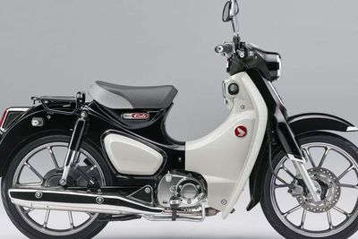 Dari Super Cub hingga Zoomer X, Ini Koleksi Motor Na Daehoon di Korea