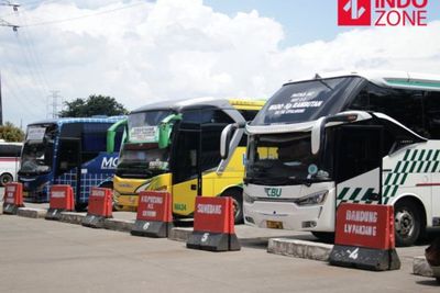 Antisipasi Kepadatan Penumpang KRL, Anies Baswedan Sediakan 50 Bus Gratis