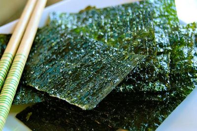 Selain Sushi, 4 Masakan Ini Bisa Diolah dengan Rumput Laut Kering