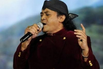 Pertahankan Identitas, Didi Kempot Gunakan Pakaian dan Aksesoris Warisan Leluhur 