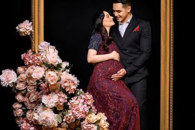 Hamil Anak Pertama, Intip Foto-Foto Maternity Shoot Asmirandah dan Jonas Rivanno
