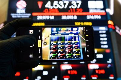 Sempat Menguat, Kok IHSG dan Rupiah Keok Lagi Pagi Ini?