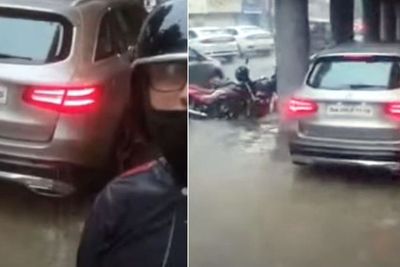 Berniat Hindari Genangan Air, Pengemudi SUV Mercy Ini Malah Melaju di Jalur Pejalan Kaki