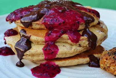 Sehat dan Lezat, Yuk Ikuti Resep Pancake Buah Naga