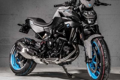 BMW F900 Modifikasi Tampil Lebih Menggoda