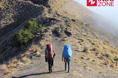 Momen Detik-detik Evakuasi 187 Pendaki dari Ranu Kumbolo saat Semeru Erupsi yang Akhirnya Selamat!