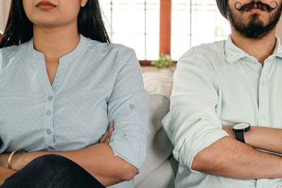 Ini 4 Alasan Kenapa Kamu Jangan Berteriak Saat Berbicara dengan Pasangan
