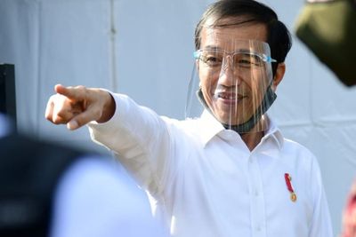FOTO: Gaya Presiden Jokowi saat Kunjungan Kerja Pertama di Masa New Normal