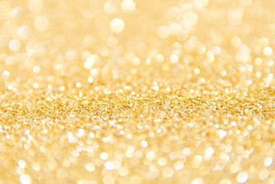 Tak Cuma Bikin Wajah Glowing, Ini Manfaat Kandungan Emas pada Skincare