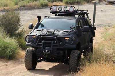 Modifikasi Pick up Tundra Jadi Penjelajah Macho sebagai Mobil Off-road