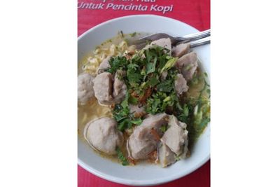 Video CCTV Pedagang Bakso Ludahi Mangkuk Pembeli, Begini Kronologinya